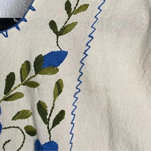 Mexican Embroidered Dress - Picture 6 of 12